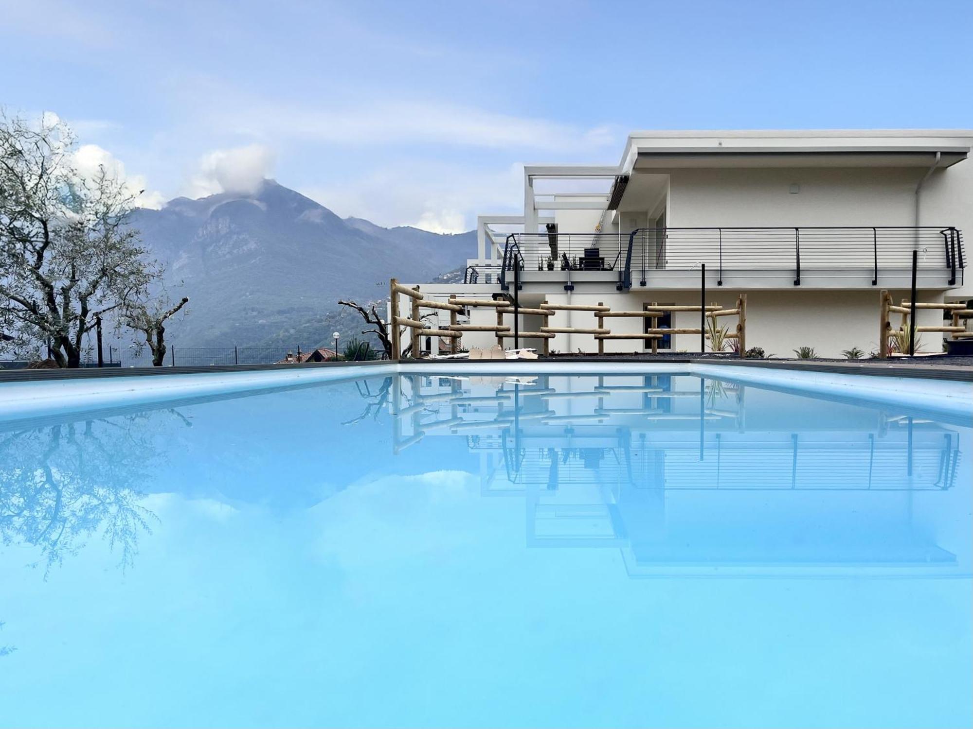 Costa Blu - Terrace Overlooking The Lake & Pool Riva di Solto Extérieur photo