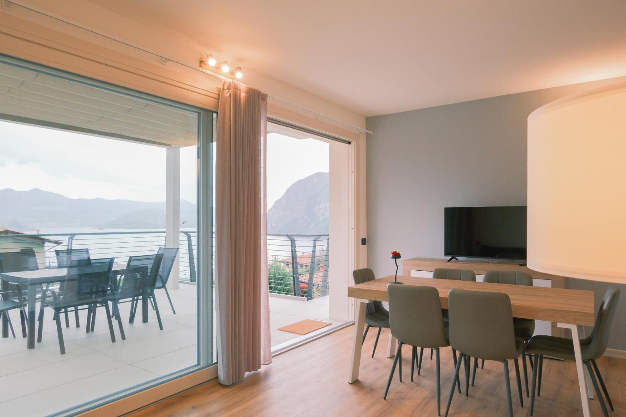 Costa Blu - Terrace Overlooking The Lake & Pool Riva di Solto Extérieur photo
