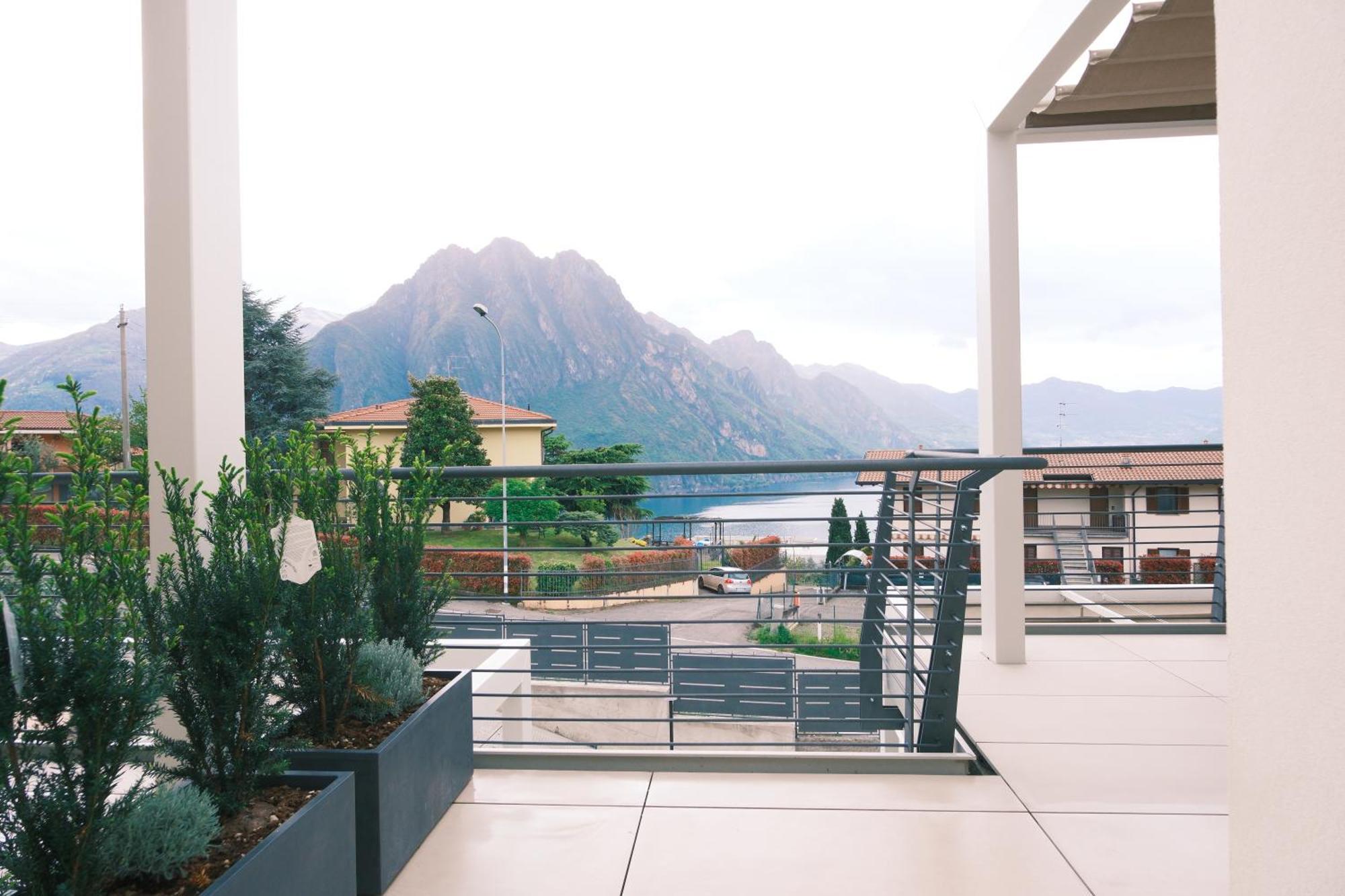 Costa Blu - Terrace Overlooking The Lake & Pool Riva di Solto Extérieur photo