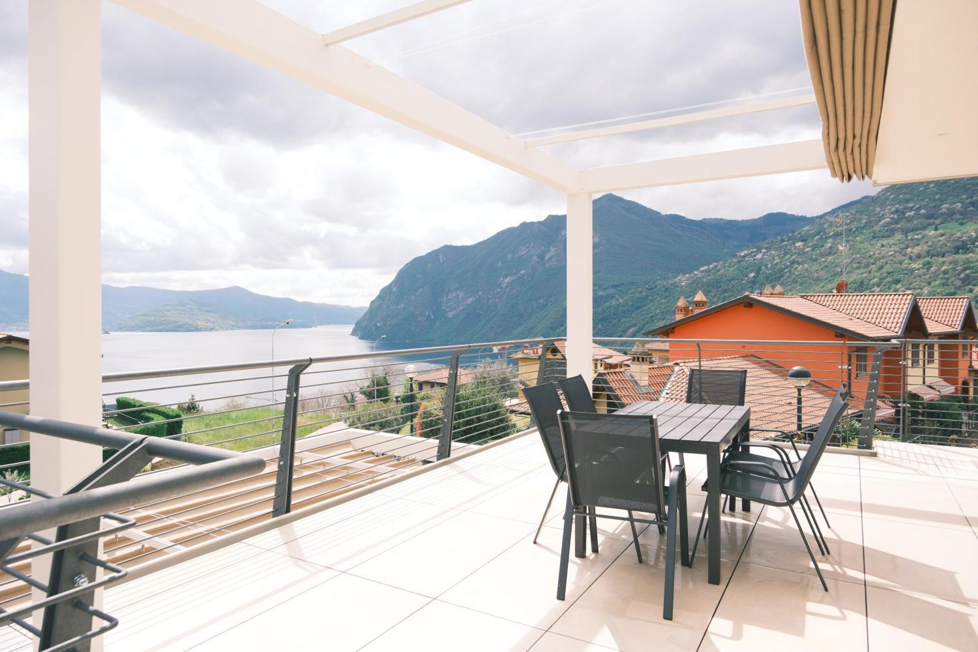 Costa Blu - Terrace Overlooking The Lake & Pool Riva di Solto Extérieur photo