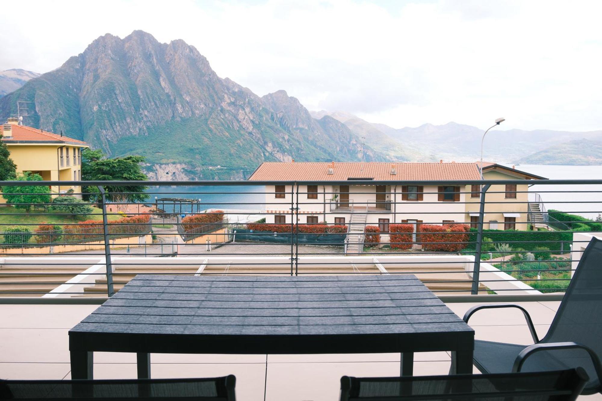 Costa Blu - Terrace Overlooking The Lake & Pool Riva di Solto Extérieur photo