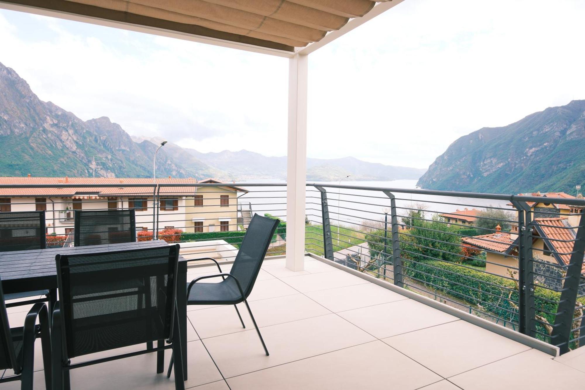 Costa Blu - Terrace Overlooking The Lake & Pool Riva di Solto Extérieur photo