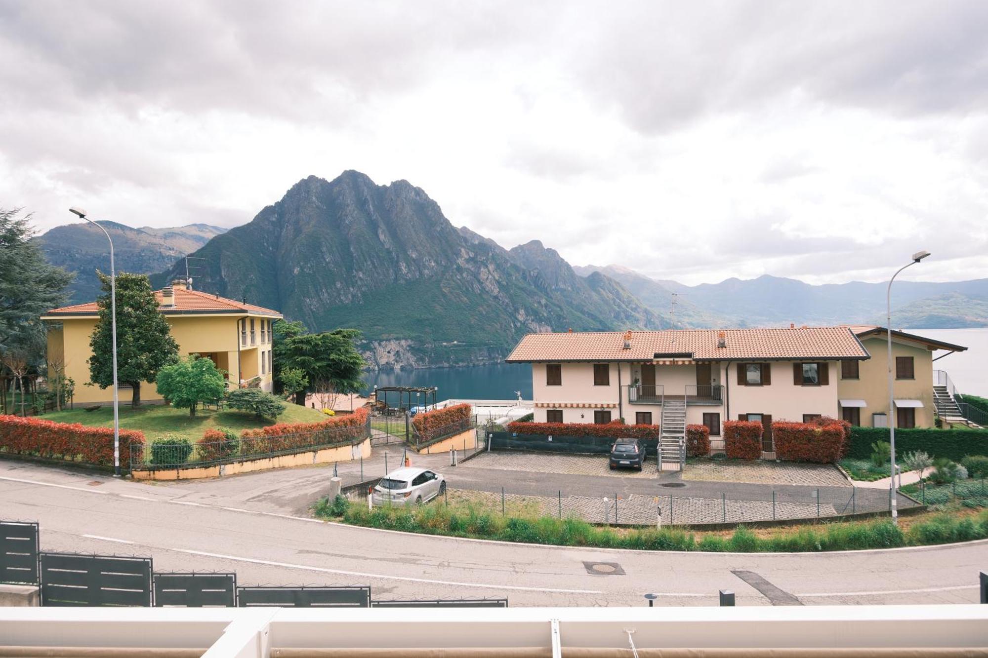 Costa Blu - Terrace Overlooking The Lake & Pool Riva di Solto Extérieur photo