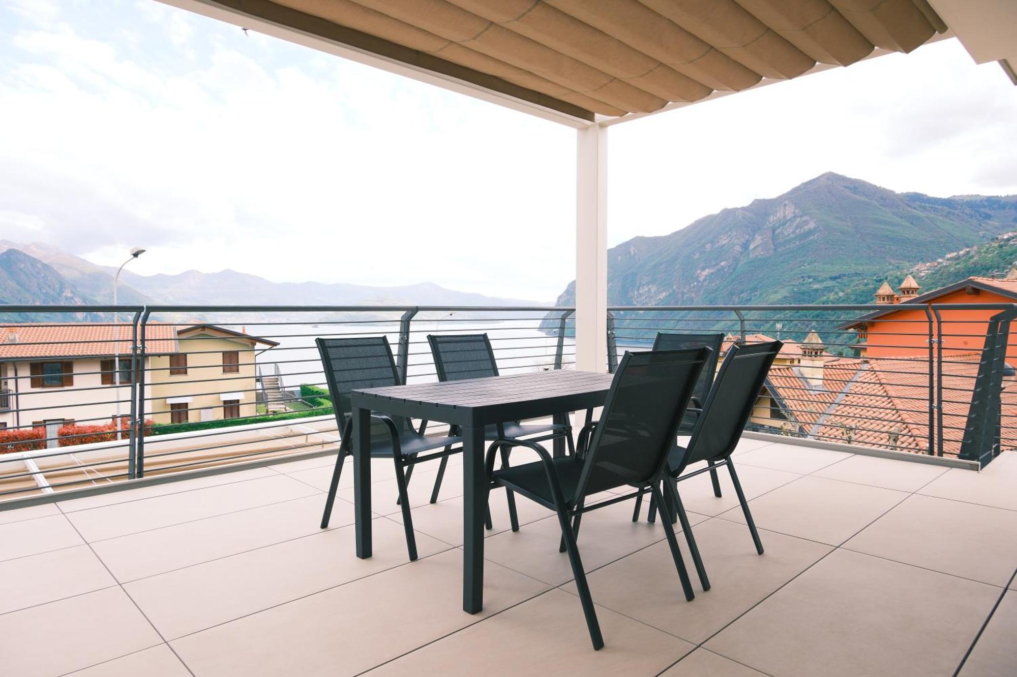 Costa Blu - Terrace Overlooking The Lake & Pool Riva di Solto Extérieur photo