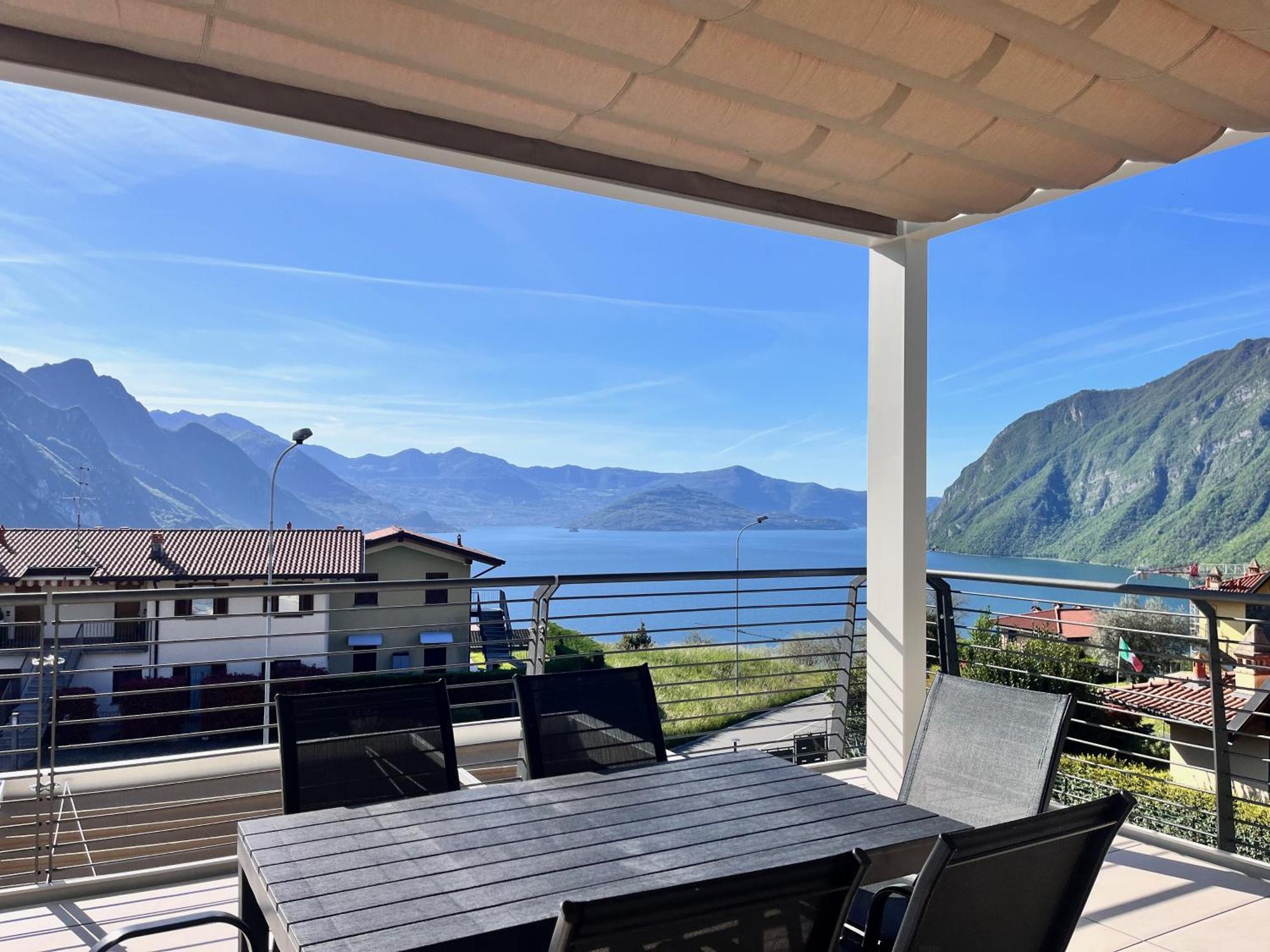 Costa Blu - Terrace Overlooking The Lake & Pool Riva di Solto Extérieur photo