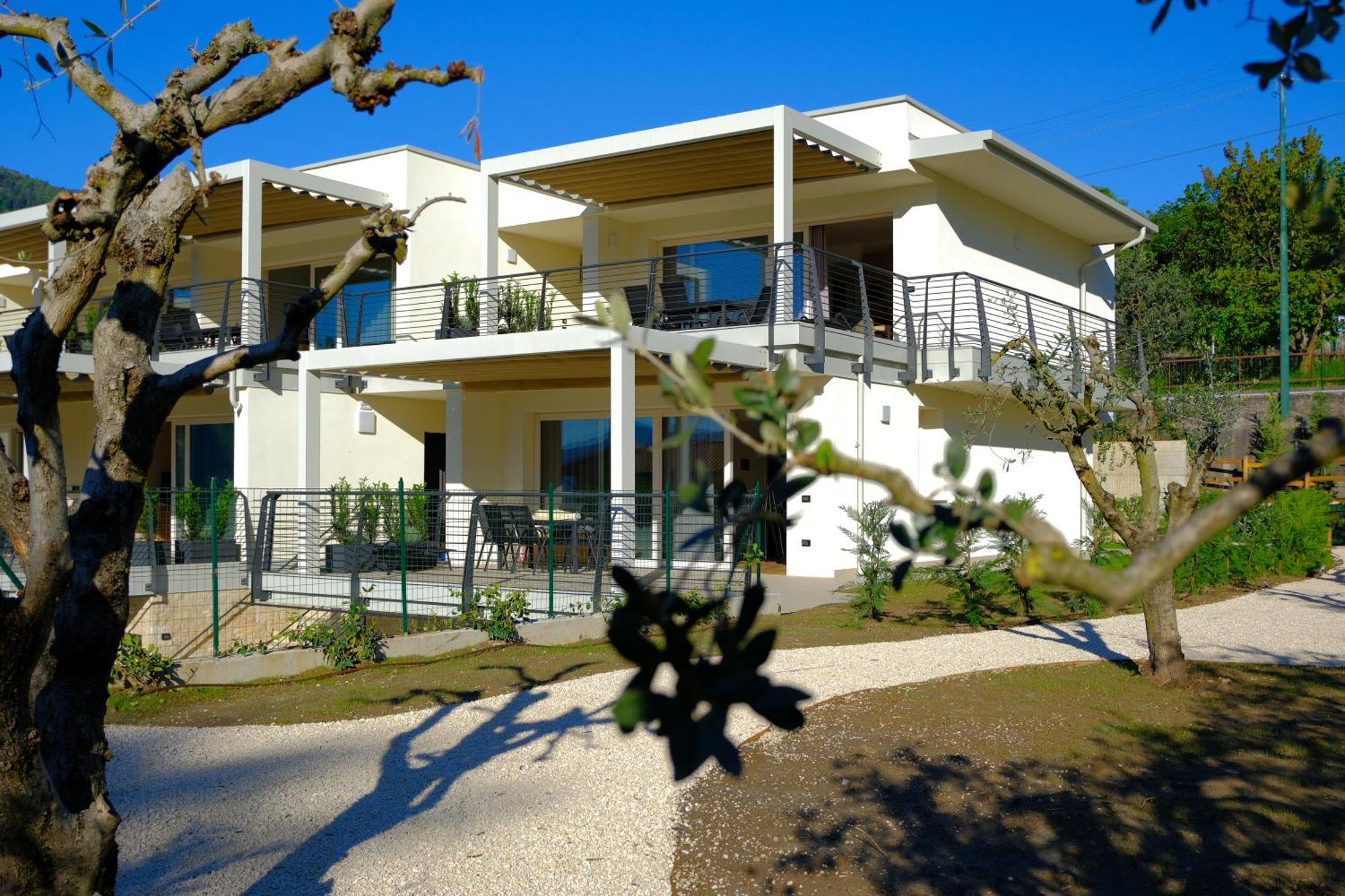 Costa Blu - Terrace Overlooking The Lake & Pool Riva di Solto Extérieur photo