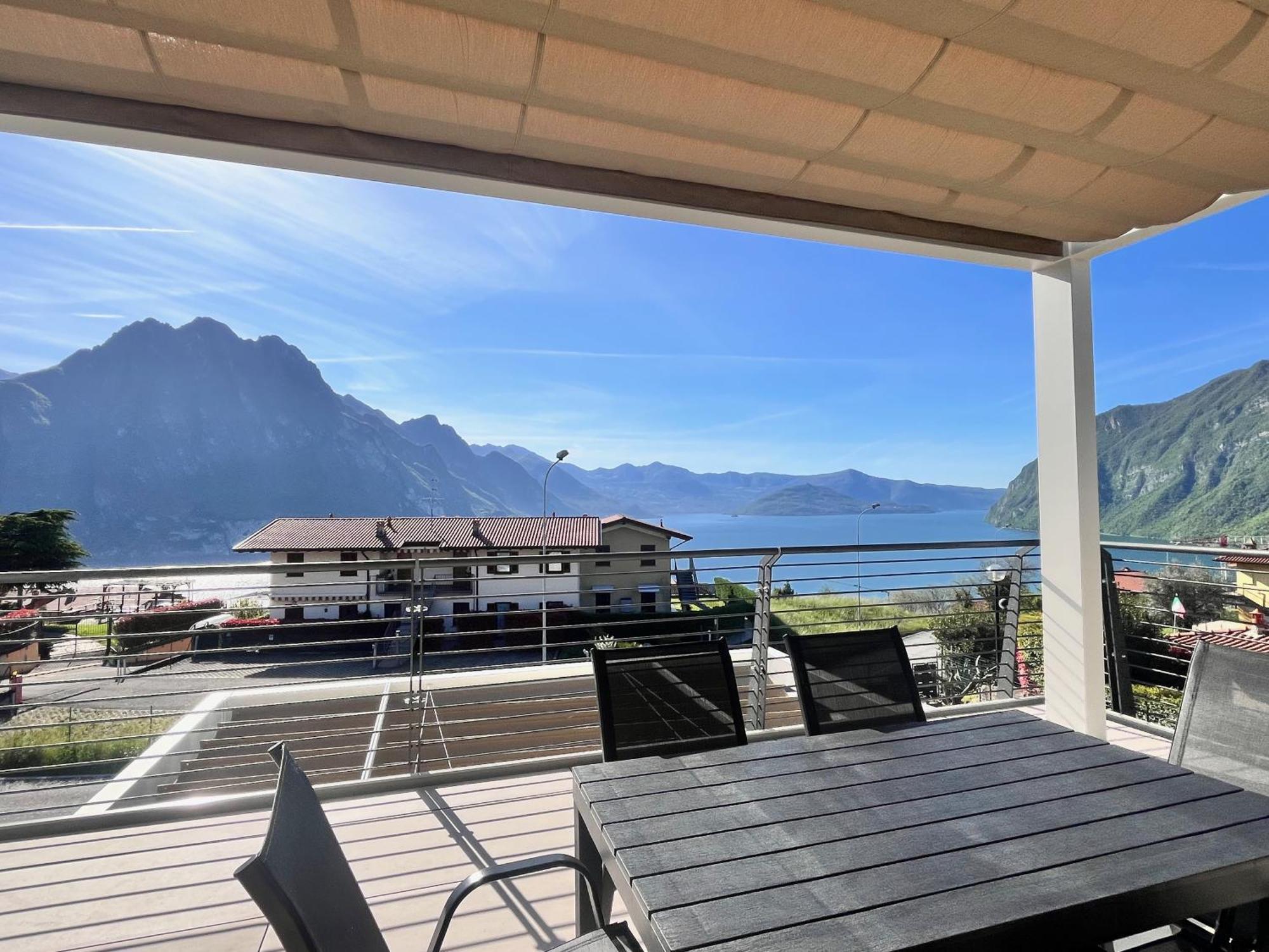 Costa Blu - Terrace Overlooking The Lake & Pool Riva di Solto Extérieur photo