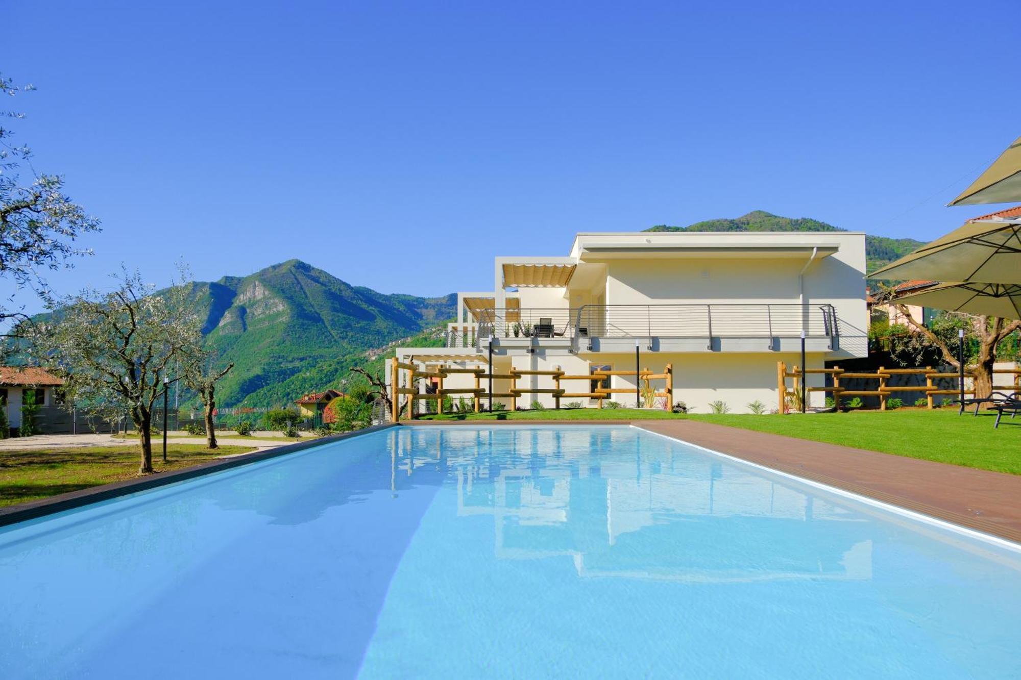 Costa Blu - Terrace Overlooking The Lake & Pool Riva di Solto Extérieur photo