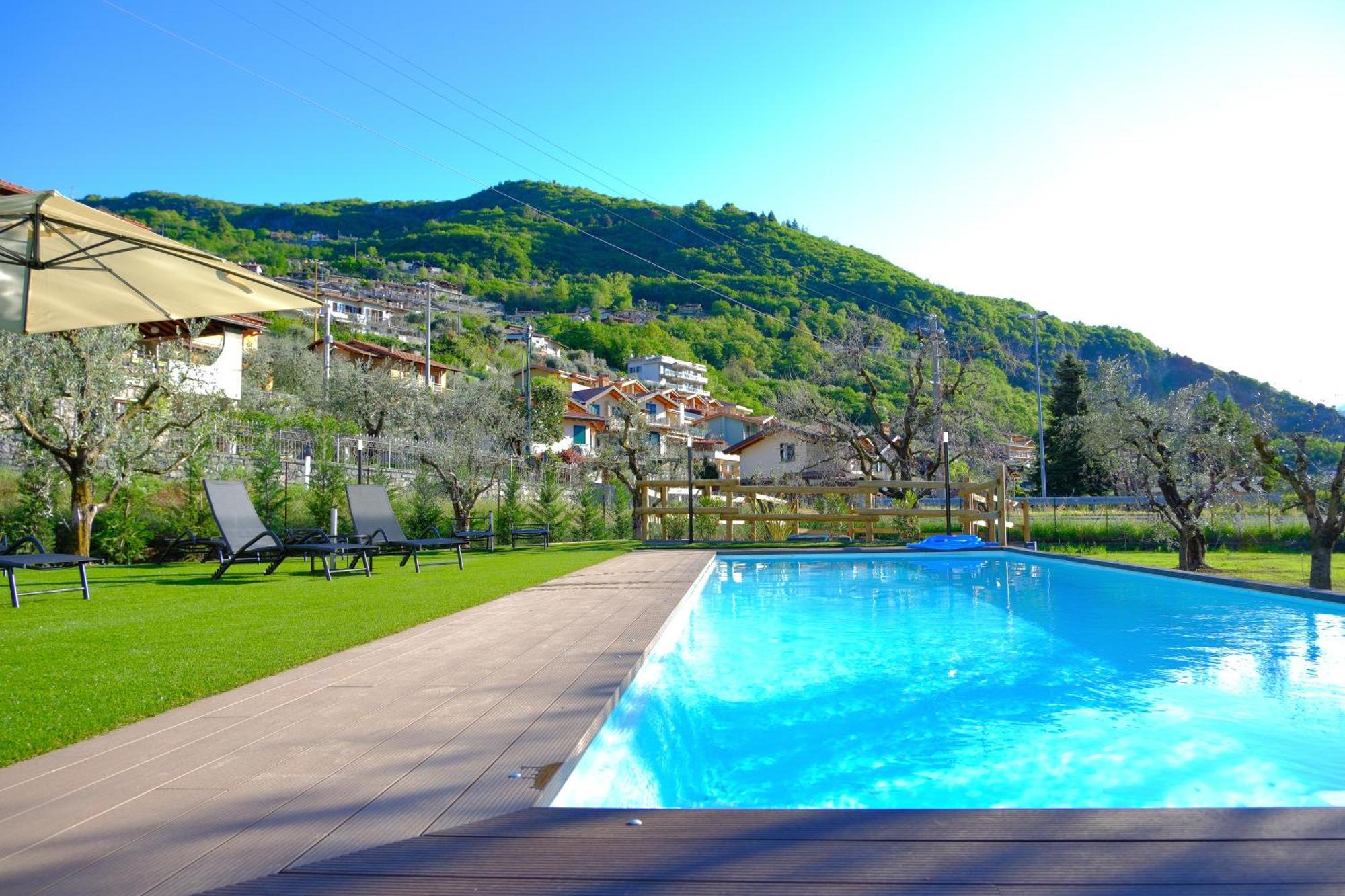 Costa Blu - Terrace Overlooking The Lake & Pool Riva di Solto Extérieur photo