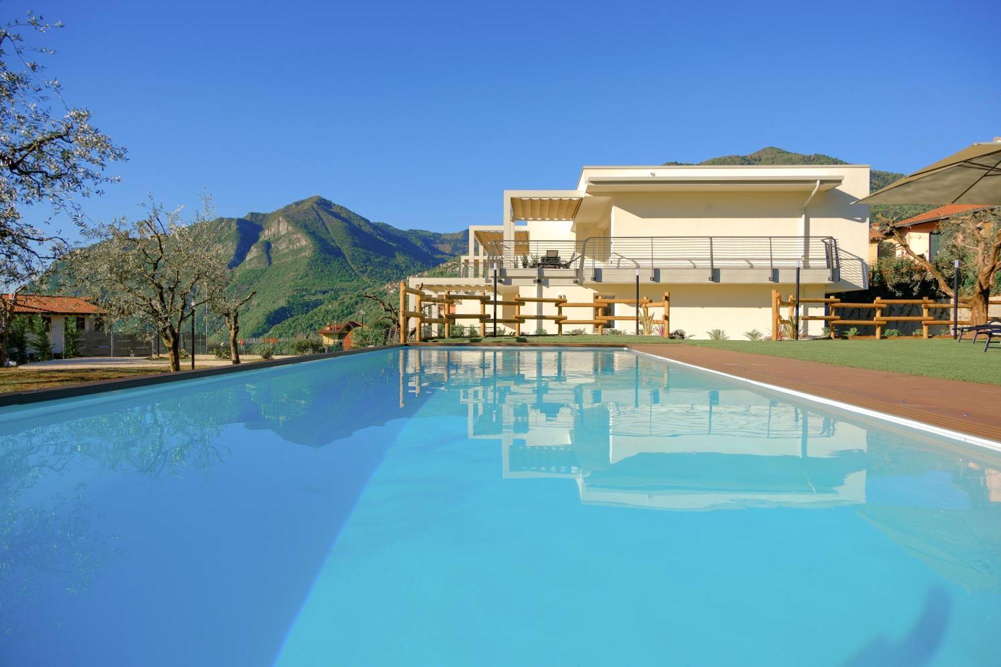 Costa Blu - Terrace Overlooking The Lake & Pool Riva di Solto Extérieur photo